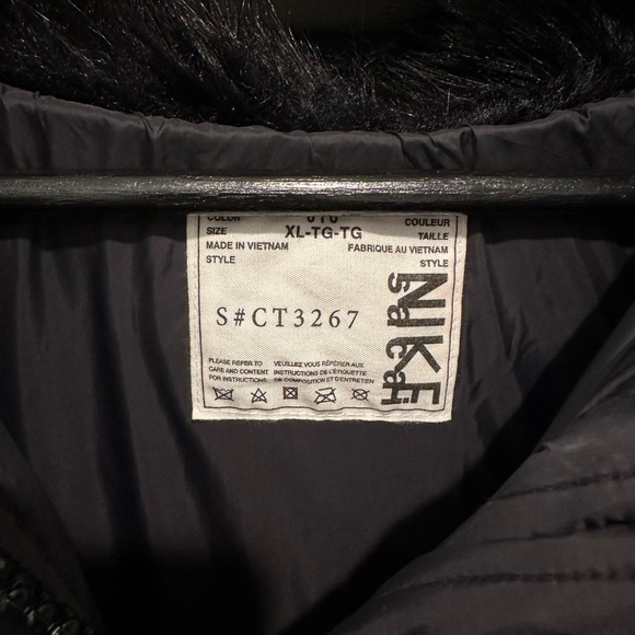 Sacai x Nike Puffer - Picture 3 of 3